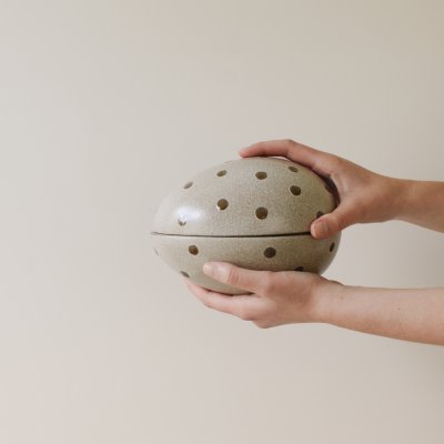 Nest - Beige Dot