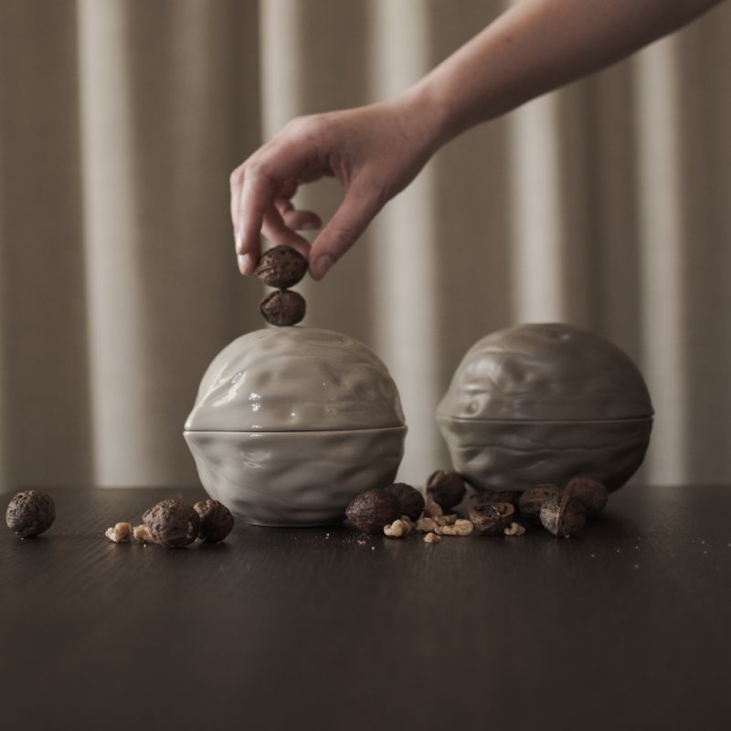 DBKD Walnut Bowl – Keramikschale in Walnuss-Form