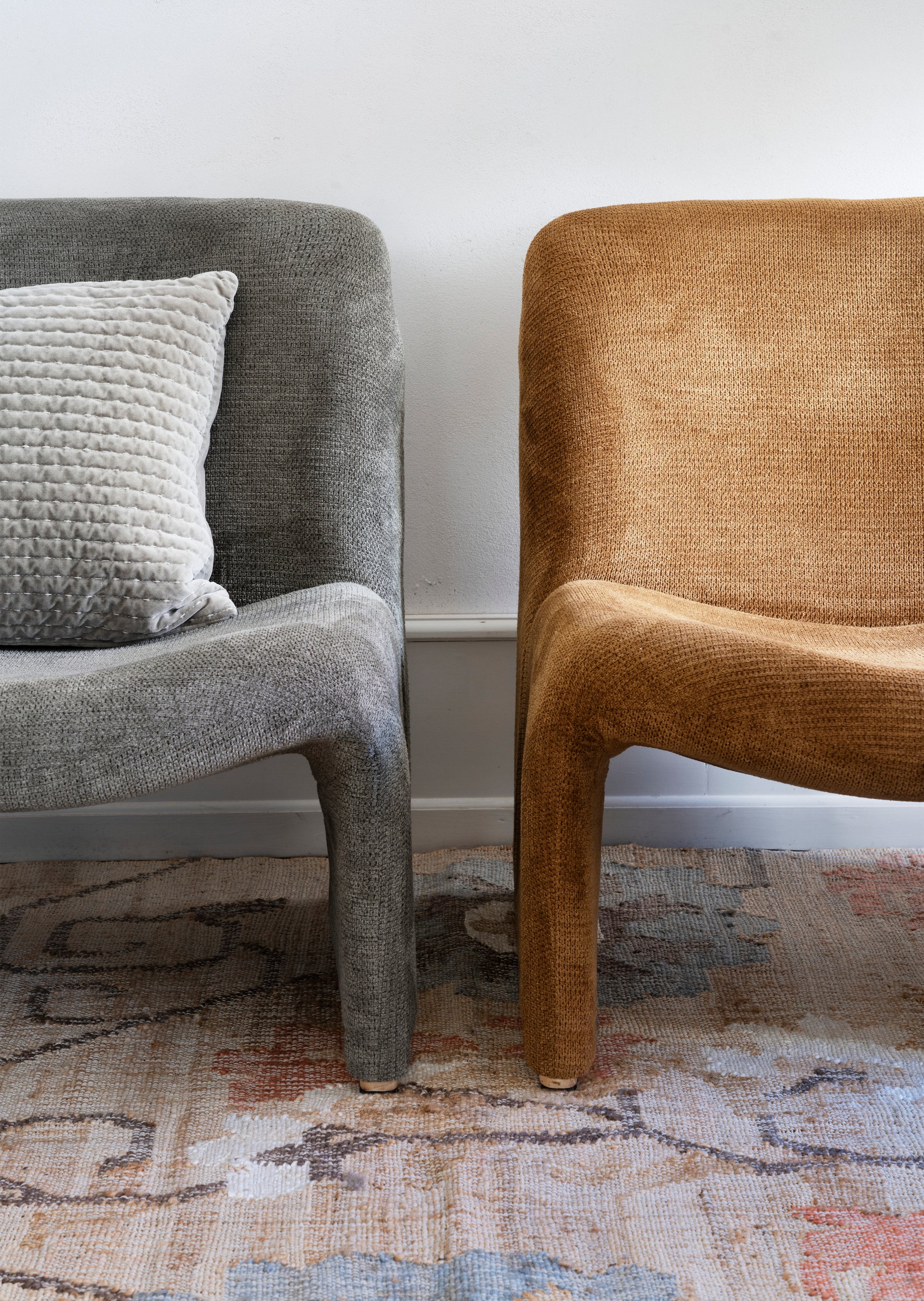 Madam Stoltz - Lounge Chair aus Samt – Amber, Retrosessel