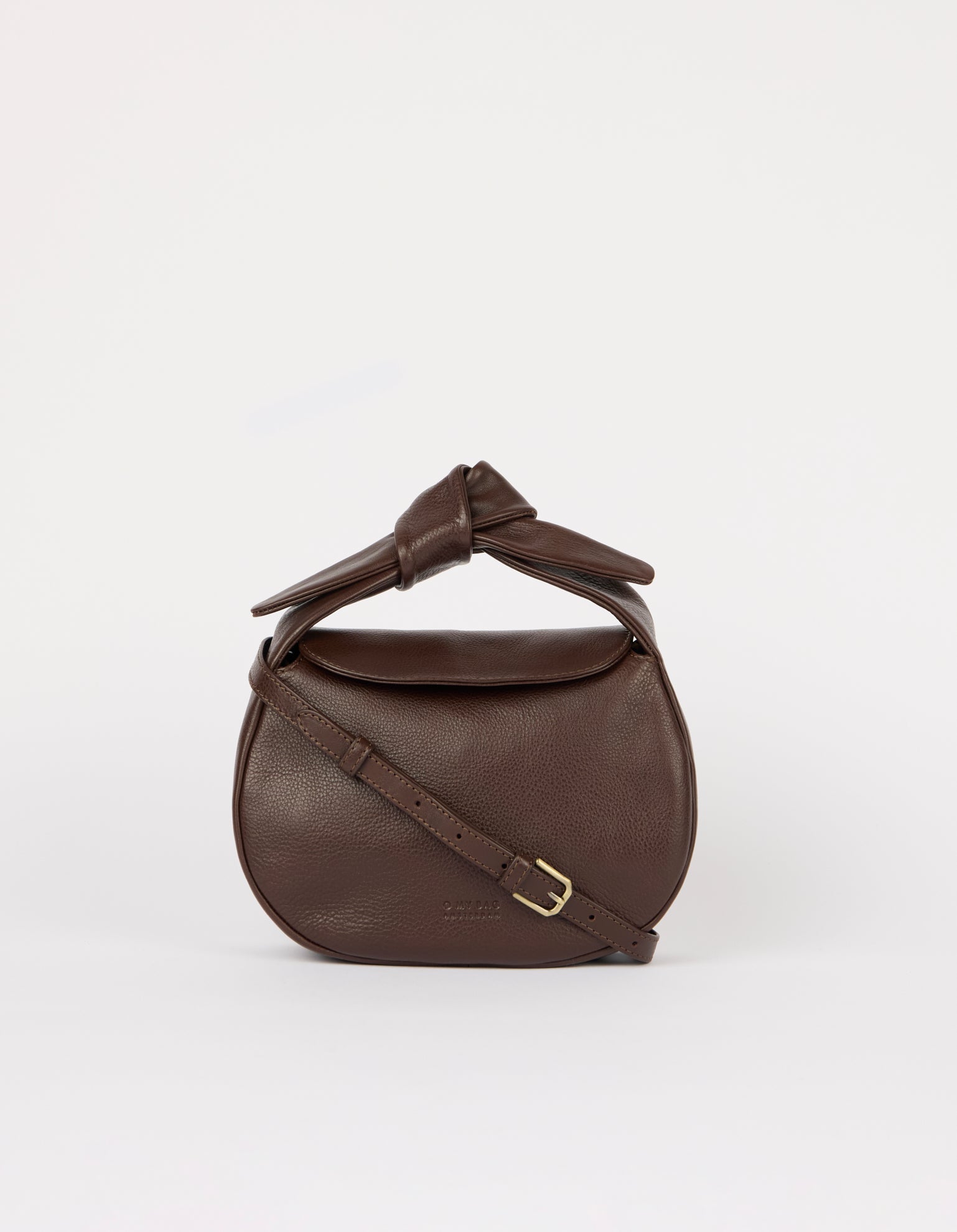 O My Bag Coco Croissant – Handtasche aus Soft Grain Leder mit Bow Handle & Crossbody Strap. Pariser Charme trifft auf praktische Eleganz.
