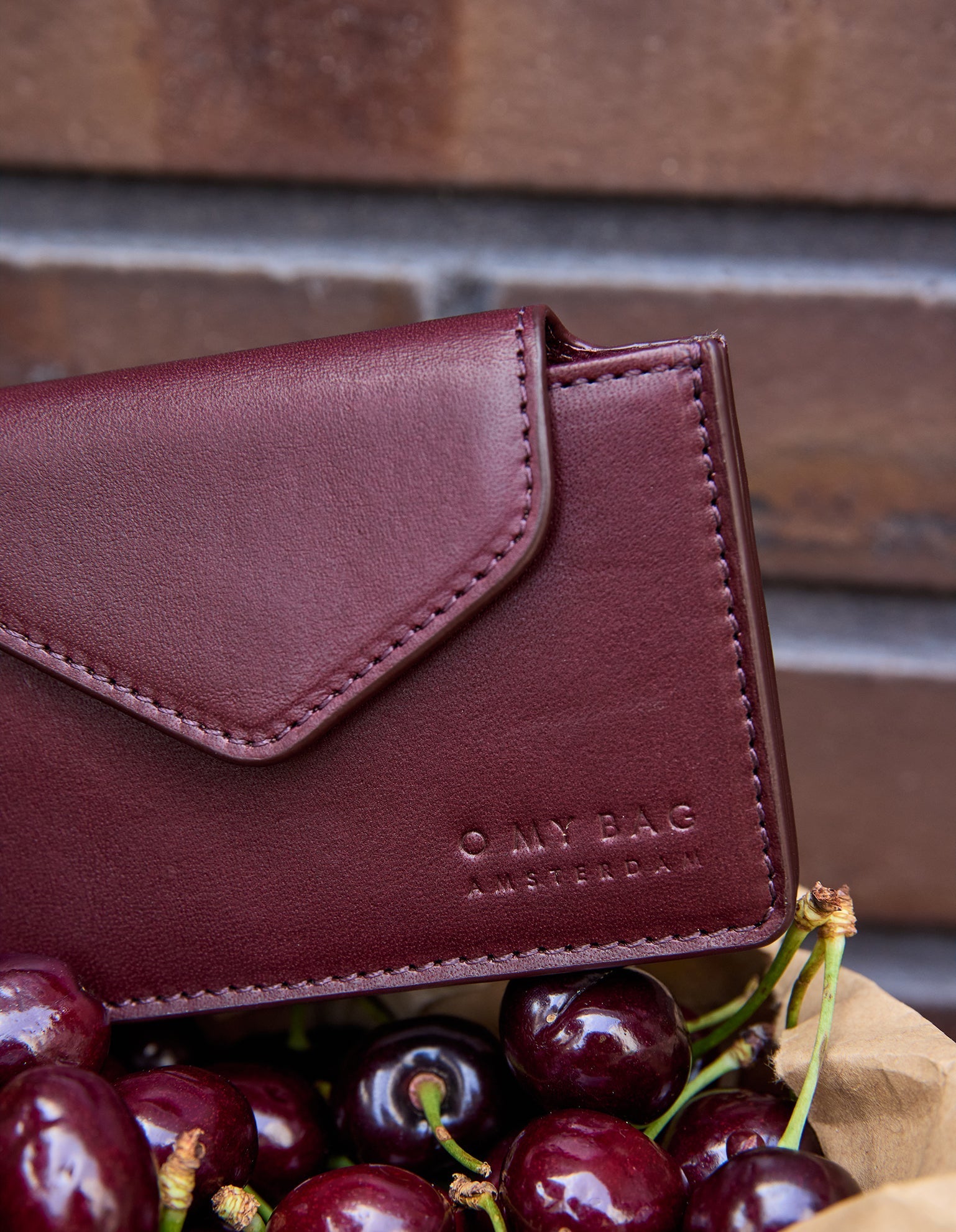 Geldbeutel Harmonica Wallet in Dark Cherry Classic von O My bag