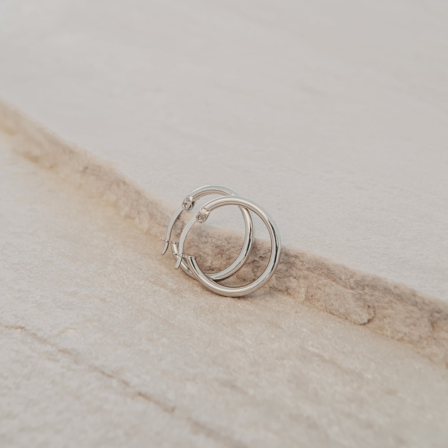 Eulenschnitt Creole Nele Silber 2 cm – eleganter Ohrring mit schlichtem Design