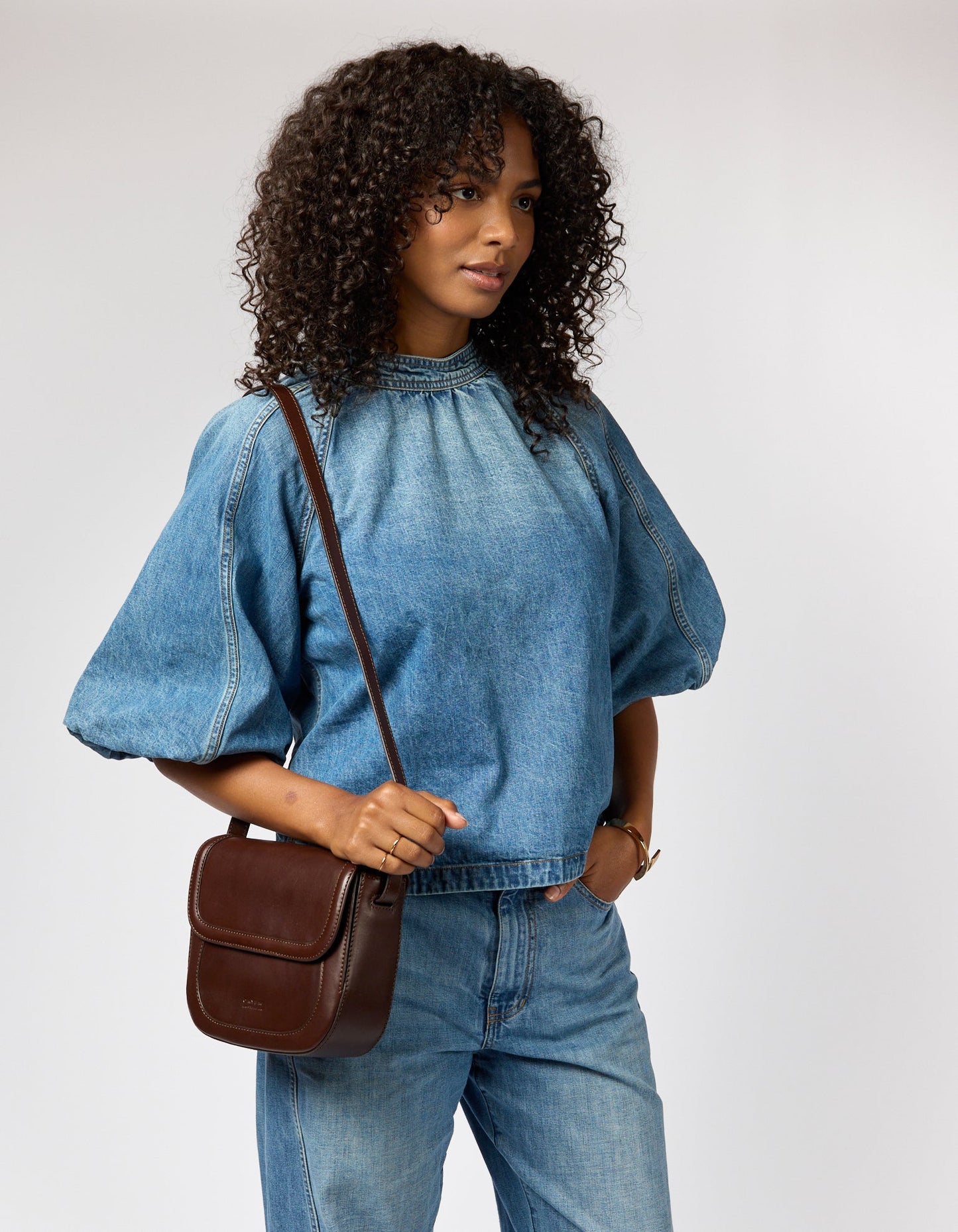 Handtasche Nina Small in Chocolate Classic Leather von O My Bag