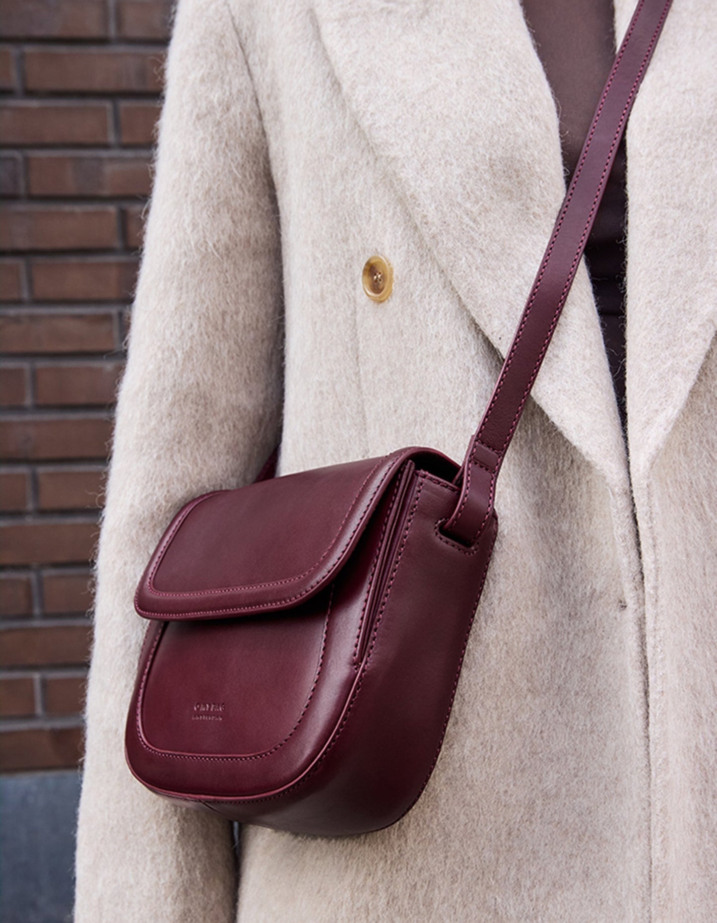 Nachhaltige Handtasche, fair Produziert, Handtasche Nina - Small - Dark Cherry - Classic Leather, O My Bag