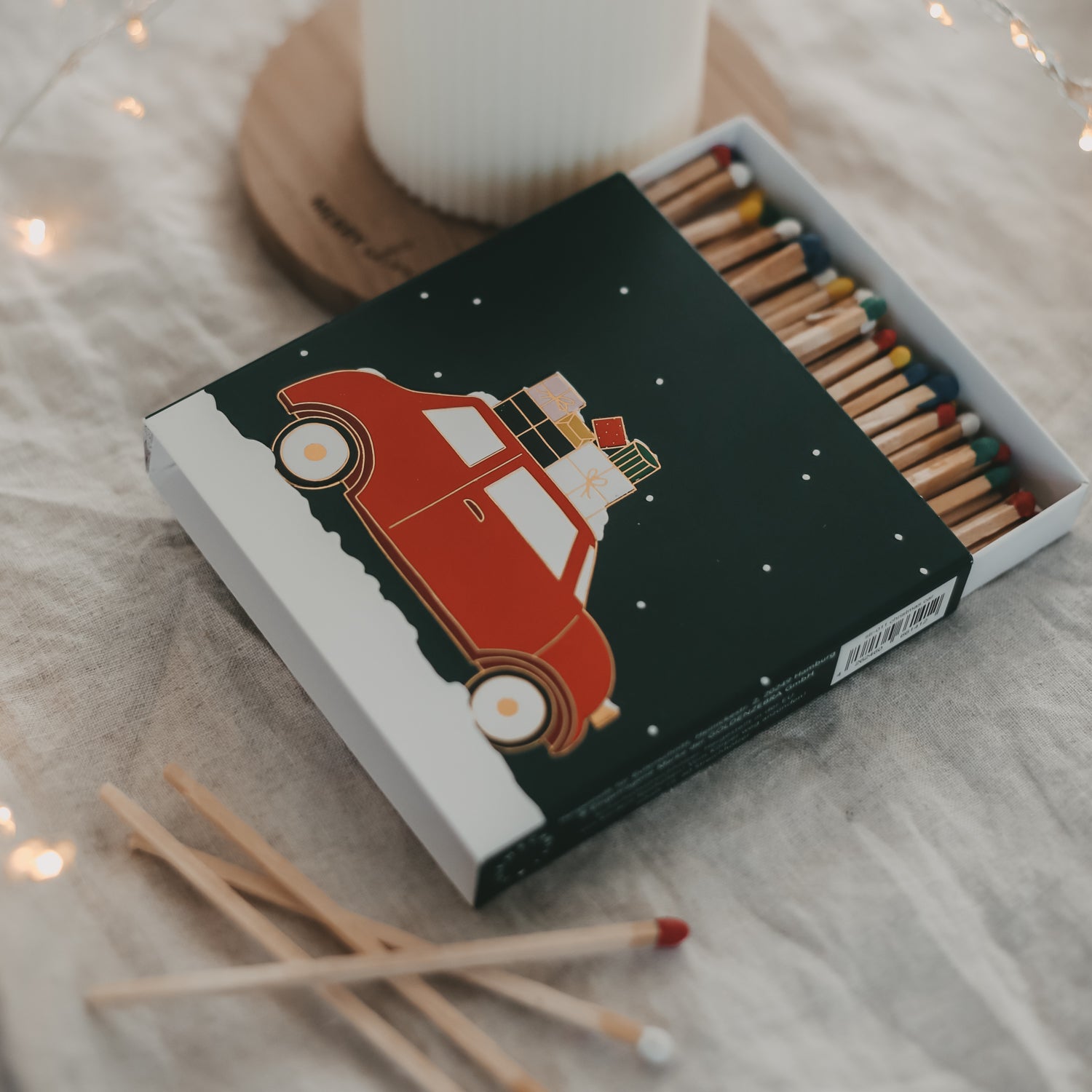 Eulenschnitt Streichhölzer ‘Christmas Car’ im weihnachtlichen Design. Praktisch & dekorativ – ideal für Kerzen & Kamin.