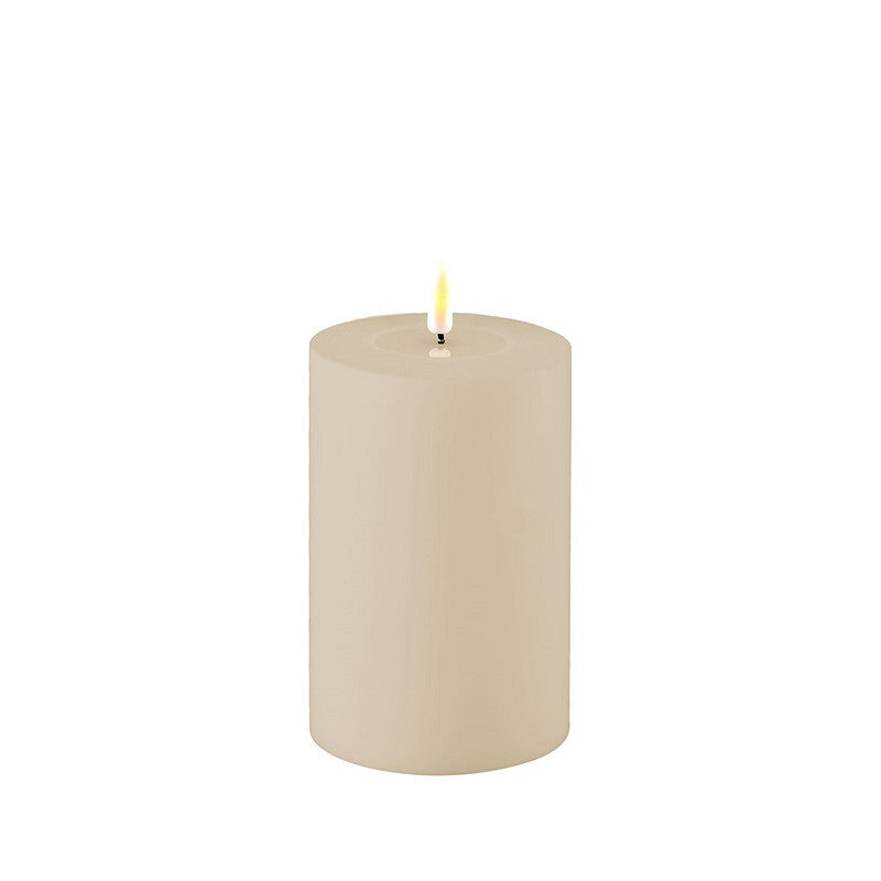 DeluxeHomeart LED Outdoor Blockkerze – Sand (Ø 10 x 15 cm)