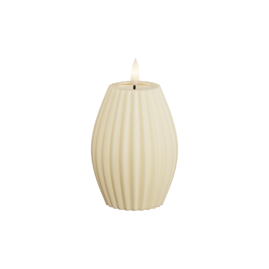 LED Kerze - gerillt - Creme -  7,5 * 10 cm