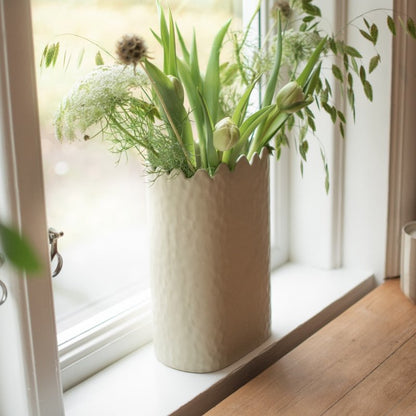 Flowery Vase – Creme