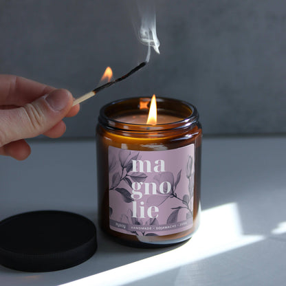 Duftkerze Magnolie Frühling natürliche Raumbeduftung mit nachhaltiger Geschenkverpackung