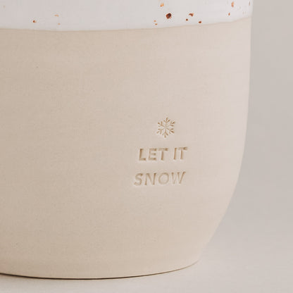 Handgefertigter Steingutbecher „Let it Snow“ - Eulenschnitt