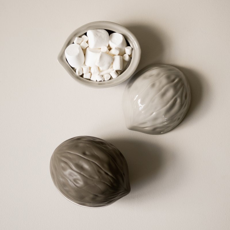 DBKD Walnut Bowl – Keramikschale in Walnuss-Form